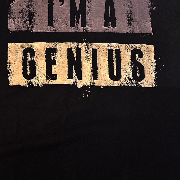 Guess T shirt gently worn, size L, 100% cotton, machine wash cold. - Picture 5 of 10